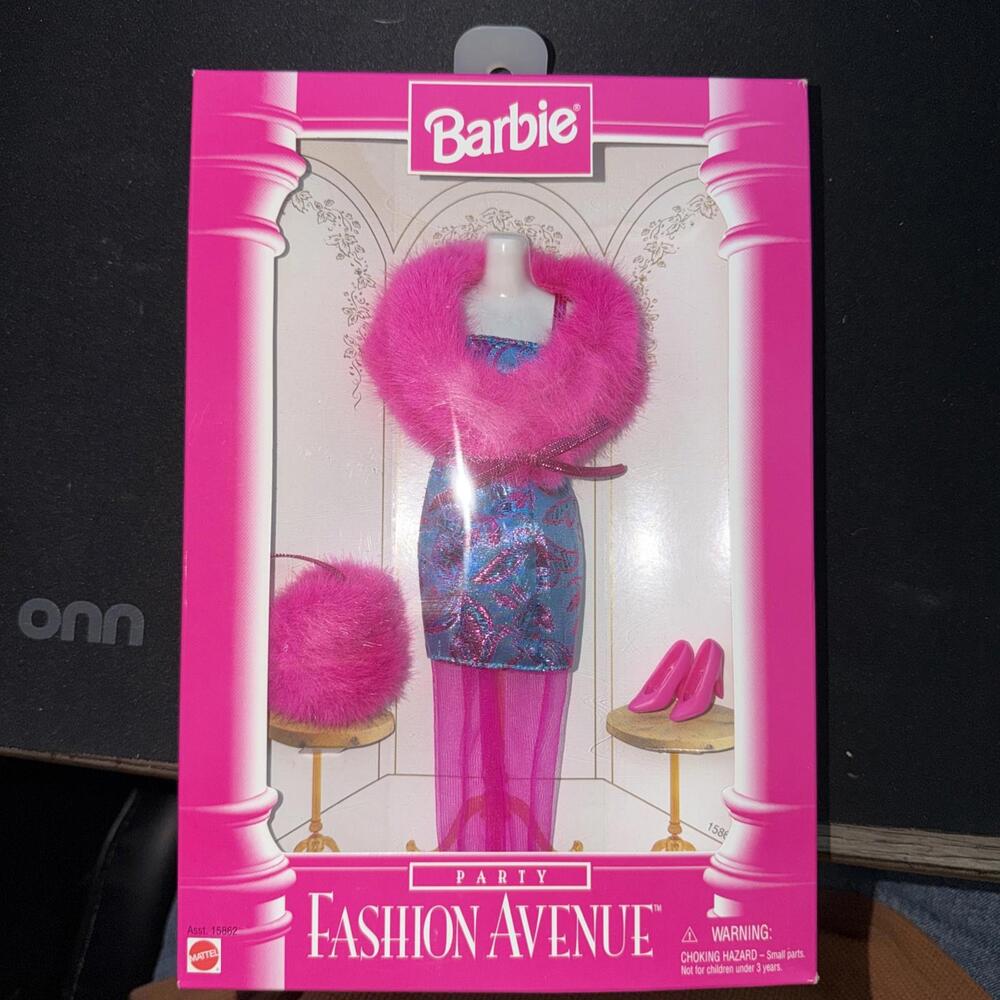 NIB 1996 Barbie Fashion Avenue Pack Party Pink Fur Metallic Blue Dress Outfit